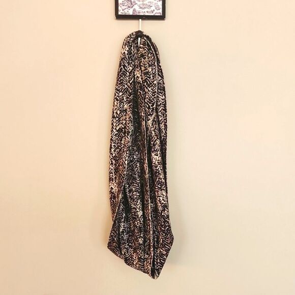 Like New Michael Michael Kors Animal Print Scarf - Picture 1 of 3